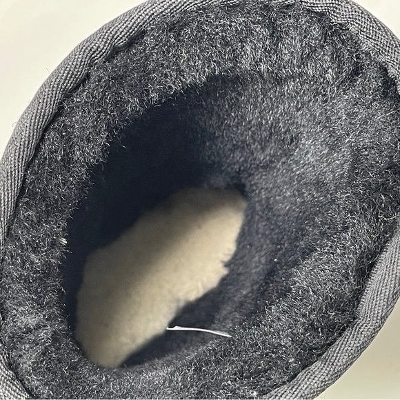 UGG Classic II Short Black 1016223-BLK - Picture 14 of 16